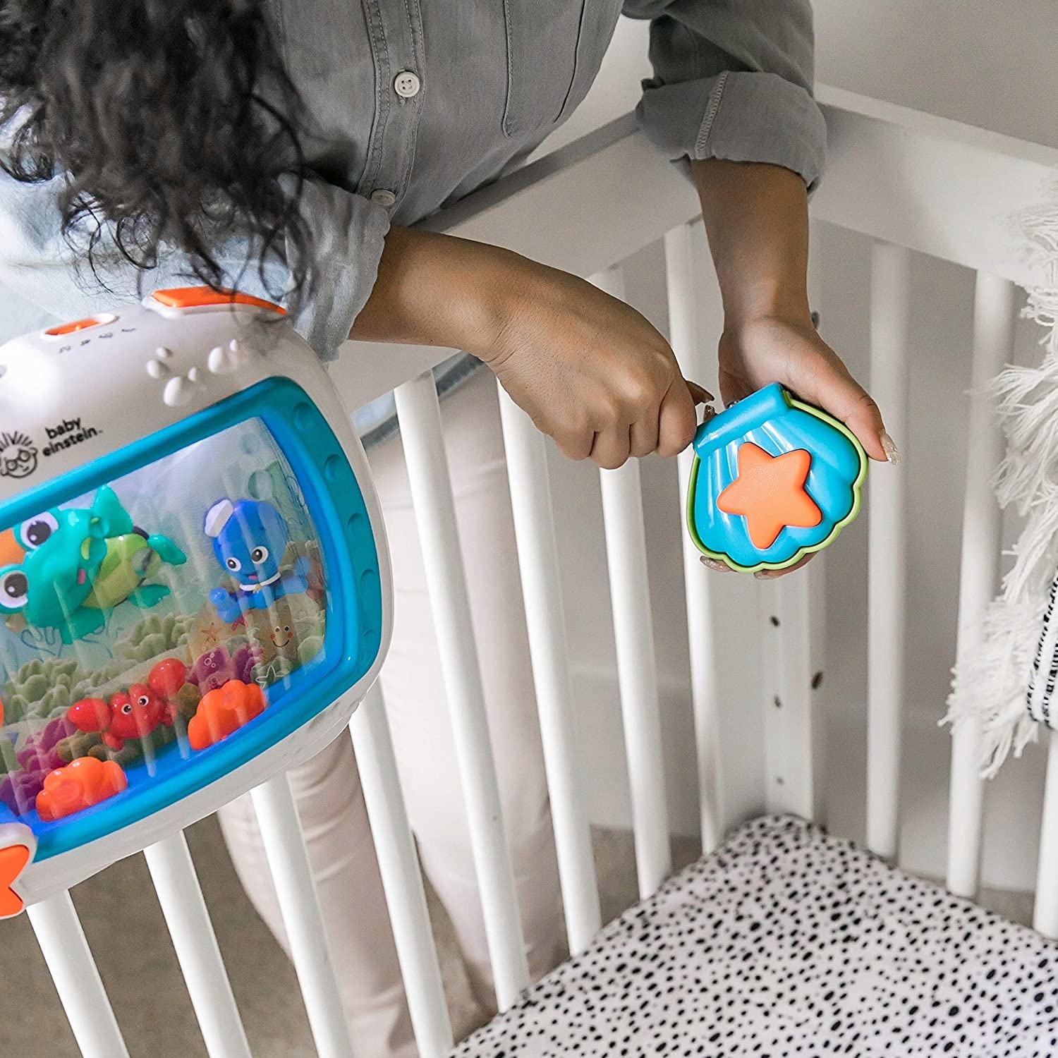 Baby Einstein Lampka nocna z pozytywką efekty świetlne i dźwiękowe - obrazek 2