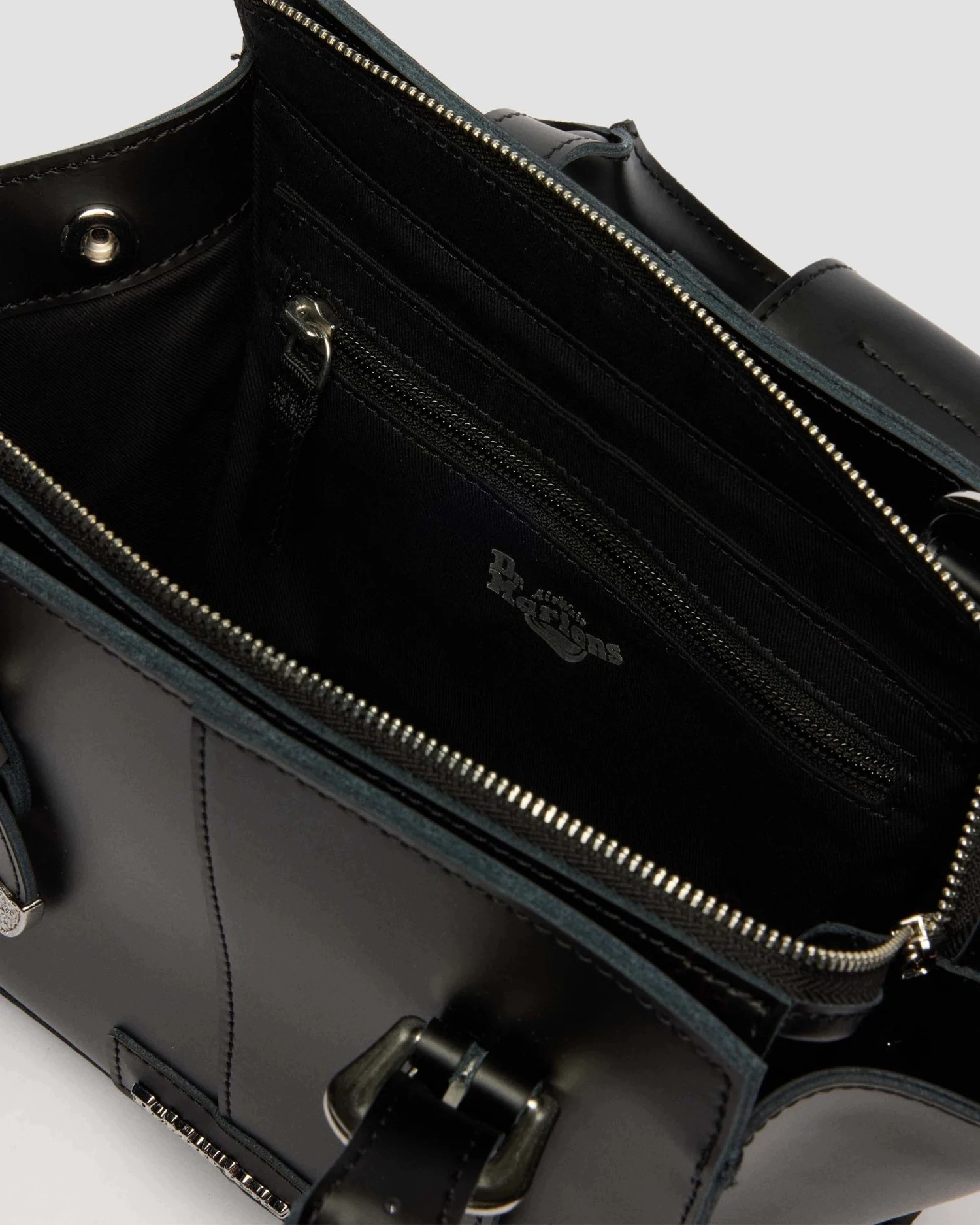 Dr. Martens Small Tote Buckle Torebka Skórzana Czarna z Klamrami Kiev - obrazek 6