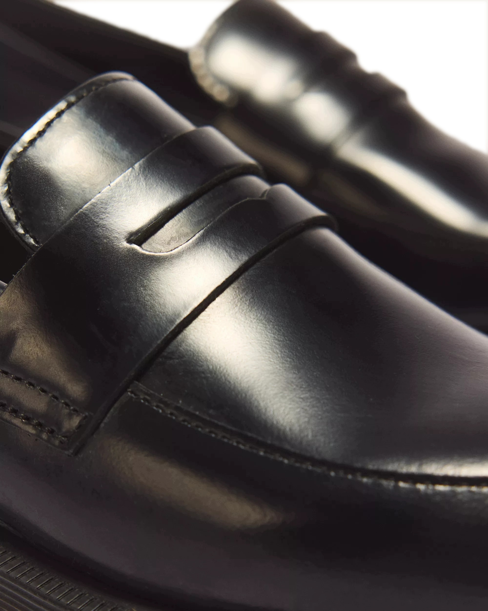 Dr. Martens Temara Polished Smooth 41359001 Loafers Unisex Czarne r. 38 - obrazek 3