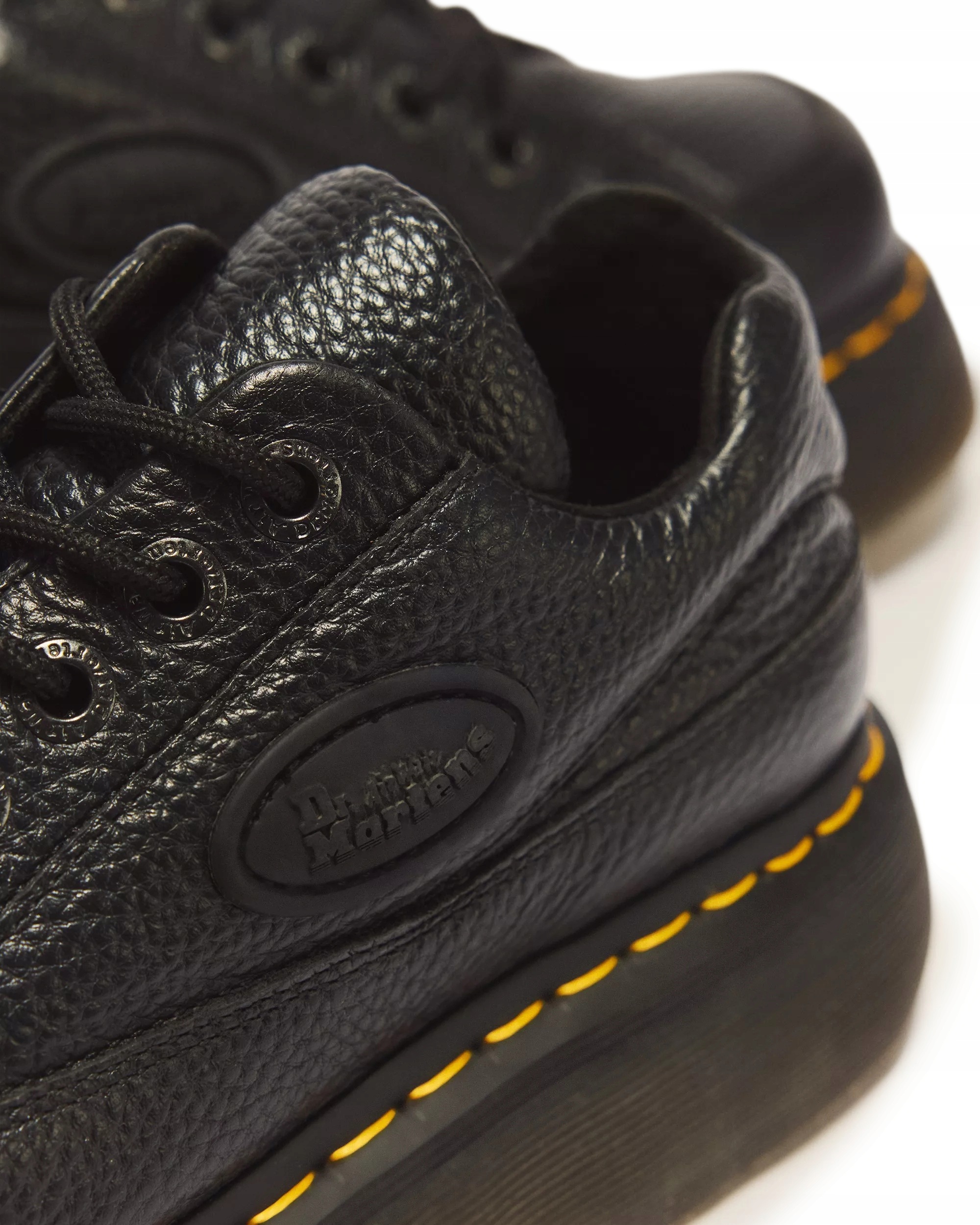 Dr. Martens Buzz 5-Eye Milled Nappa Skórzane Czarne Platforma rozmiar 37 - obrazek 3